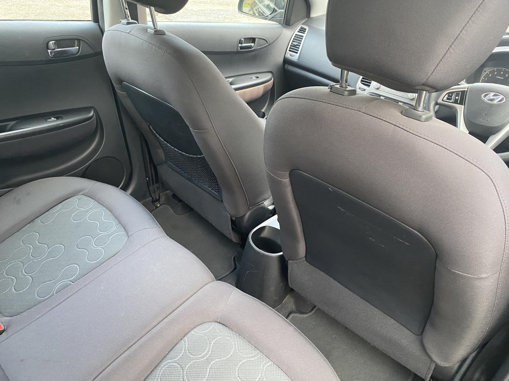 Hyundai i20 1.2 Comfort Hatchback 5dr Petrol Manual Euro 4 (77 bhp)