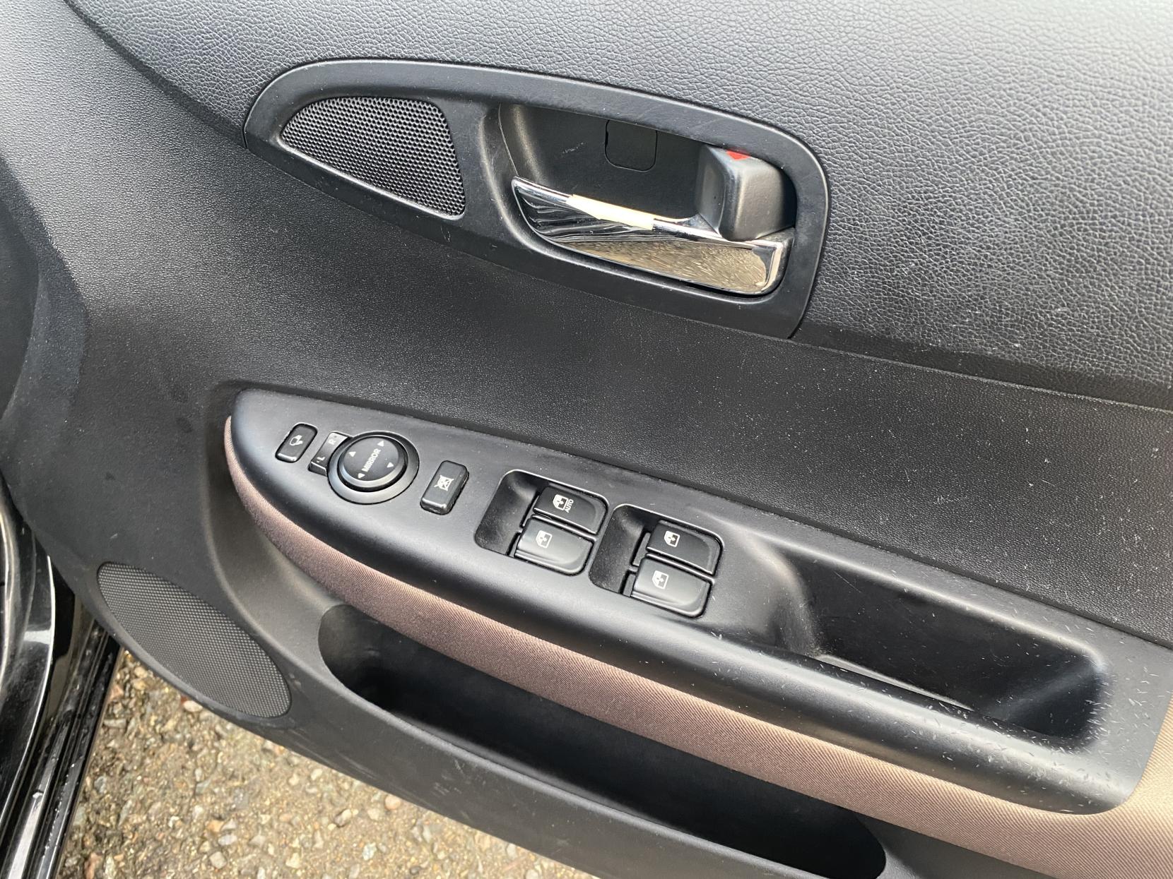 Hyundai i20 1.2 Comfort Hatchback 5dr Petrol Manual Euro 4 (77 bhp)