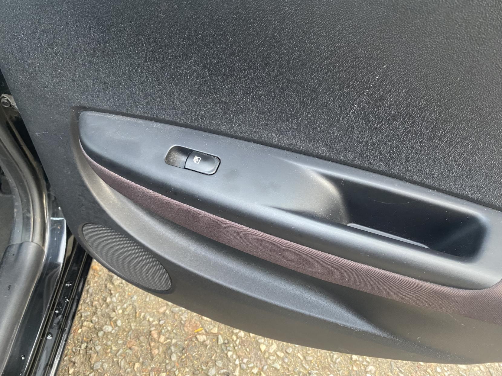 Hyundai i20 1.2 Comfort Hatchback 5dr Petrol Manual Euro 4 (77 bhp)