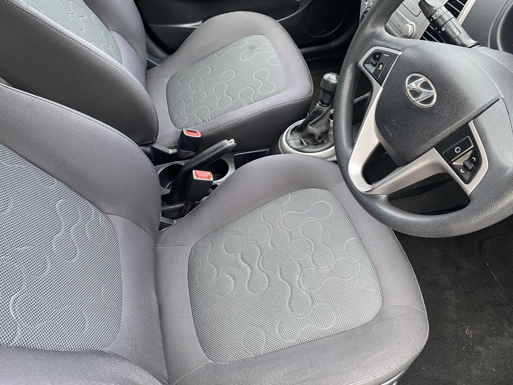 Hyundai i20 1.2 Comfort Hatchback 5dr Petrol Manual Euro 4 (77 bhp)