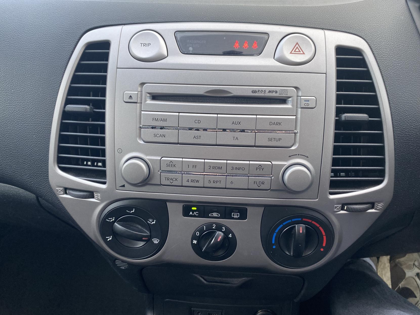 Hyundai i20 1.2 Comfort Hatchback 5dr Petrol Manual Euro 4 (77 bhp)