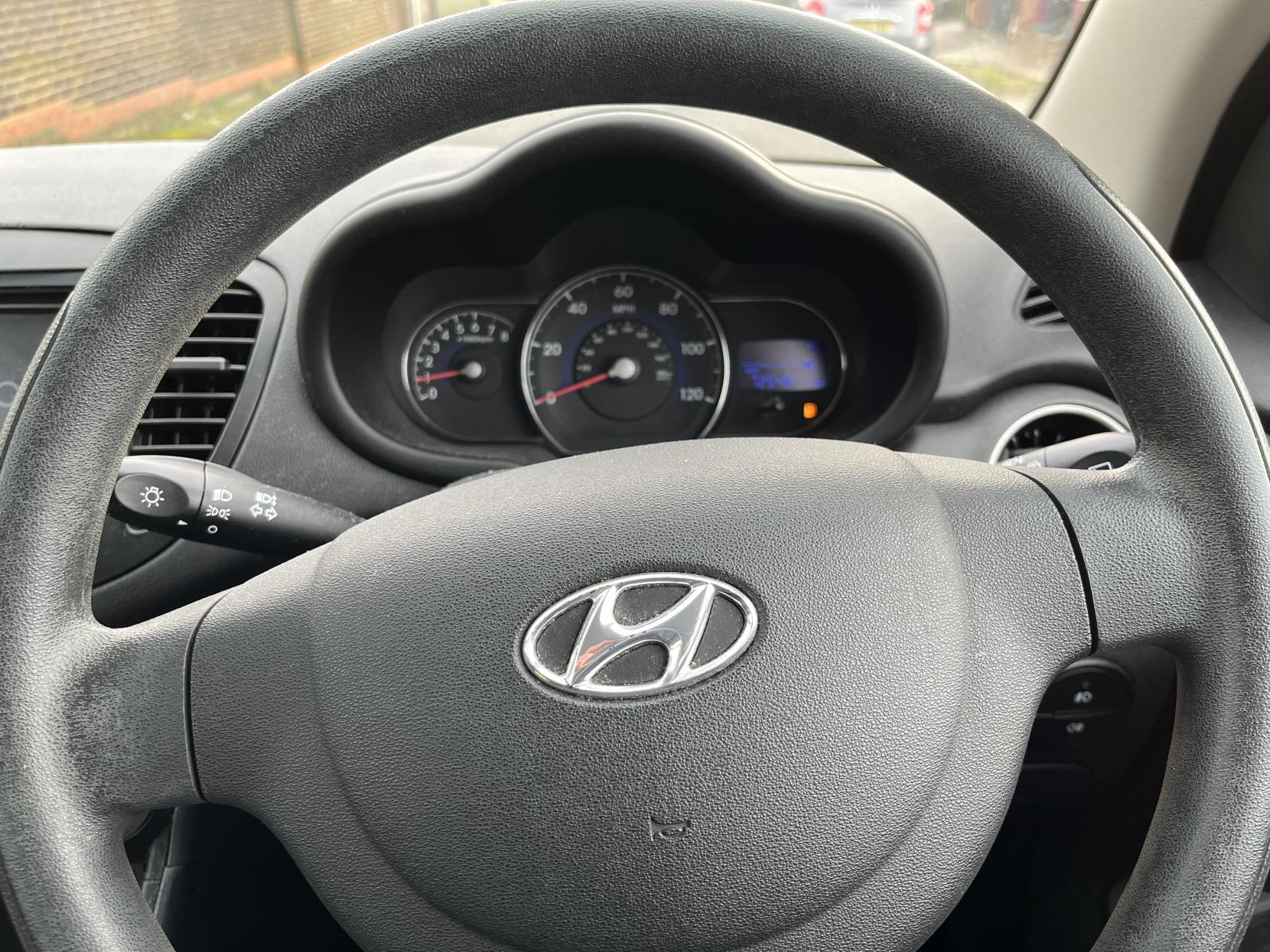 Hyundai i10 1.2 Active Hatchback 5dr Petrol Manual Euro 5 (85 bhp)