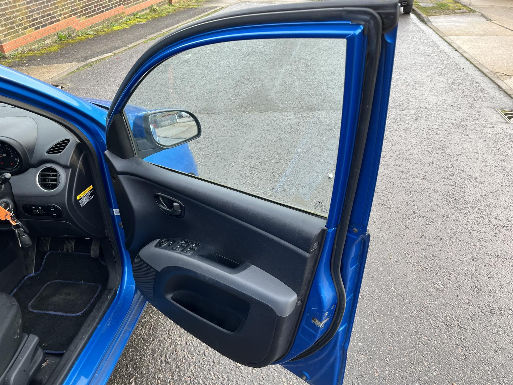 Hyundai i10 1.2 Active Hatchback 5dr Petrol Manual Euro 5 (85 bhp)