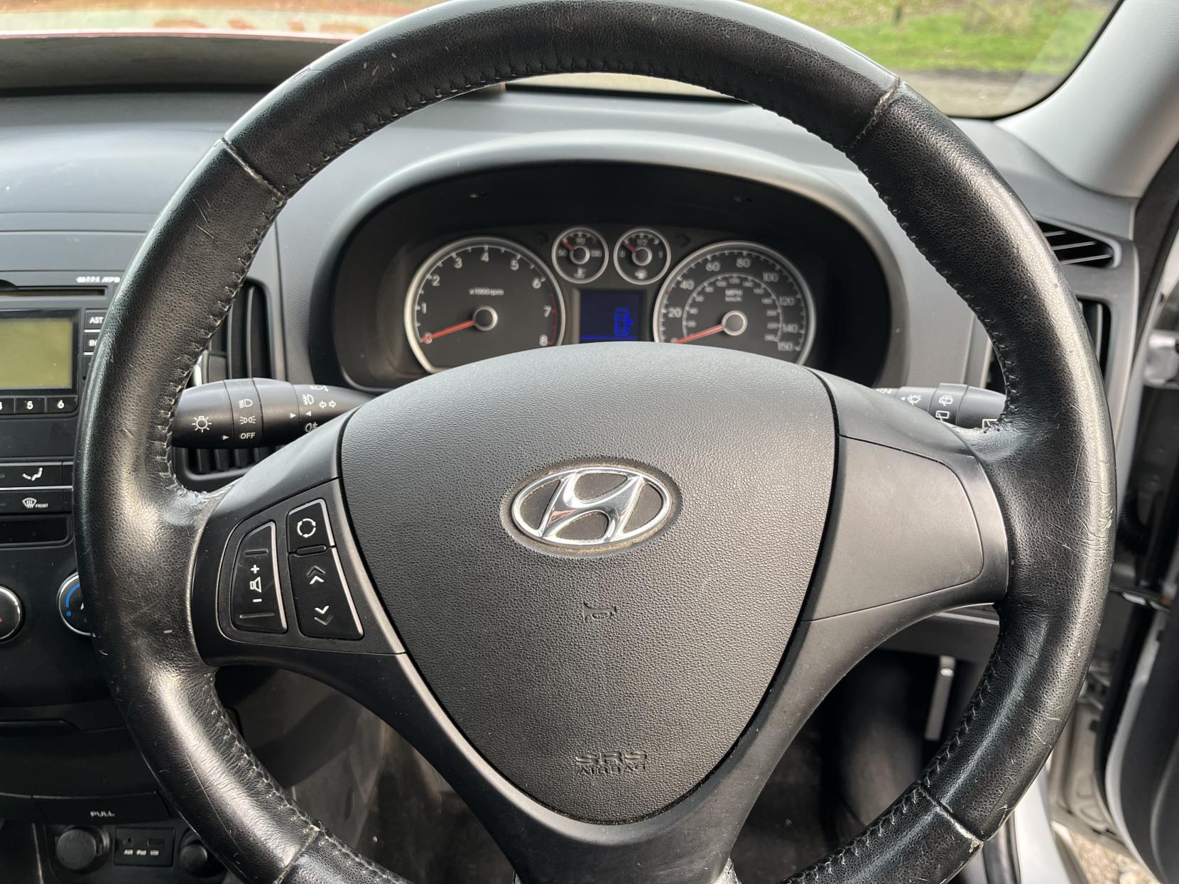 Hyundai i30 1.4 Comfort Hatchback 5dr Petrol Manual Euro 5 (108 bhp)