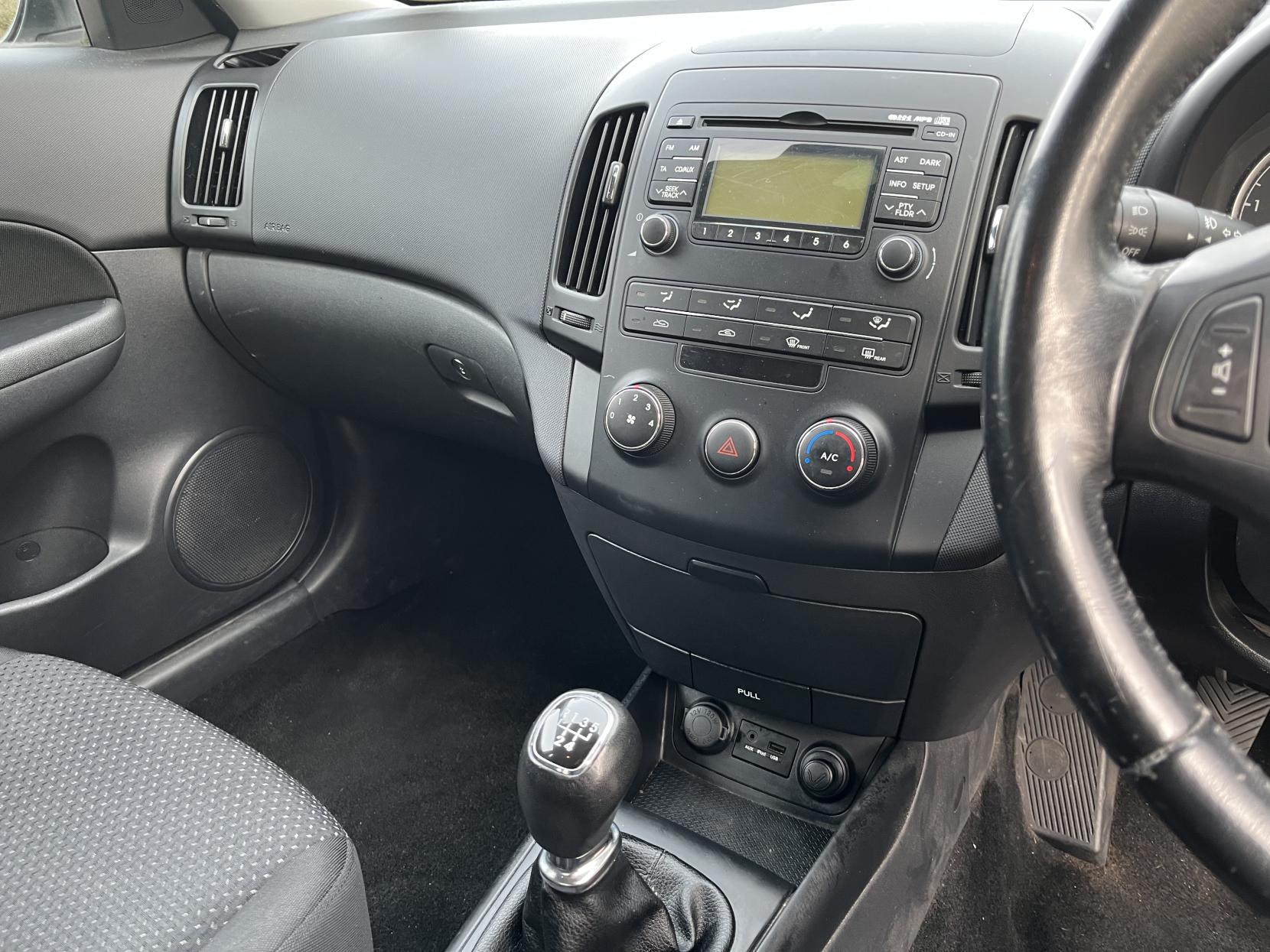 Hyundai i30 1.4 Comfort Hatchback 5dr Petrol Manual Euro 5 (108 bhp)