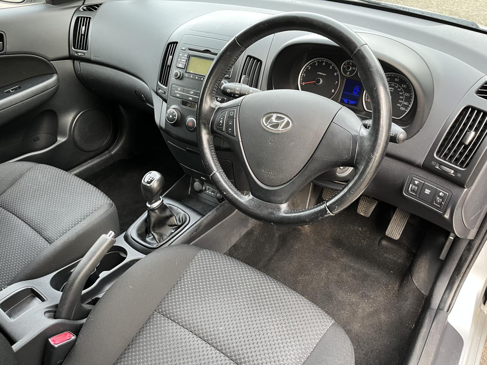 Hyundai i30 1.4 Comfort Hatchback 5dr Petrol Manual Euro 5 (108 bhp)