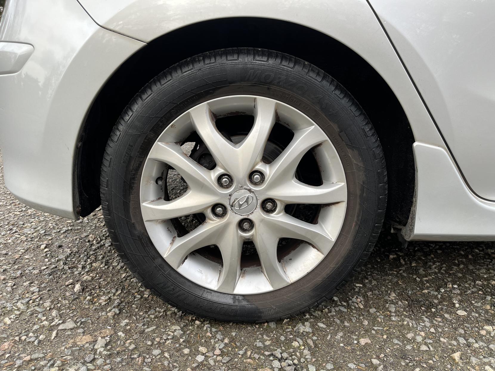 Hyundai i30 1.4 Comfort Hatchback 5dr Petrol Manual Euro 5 (108 bhp)