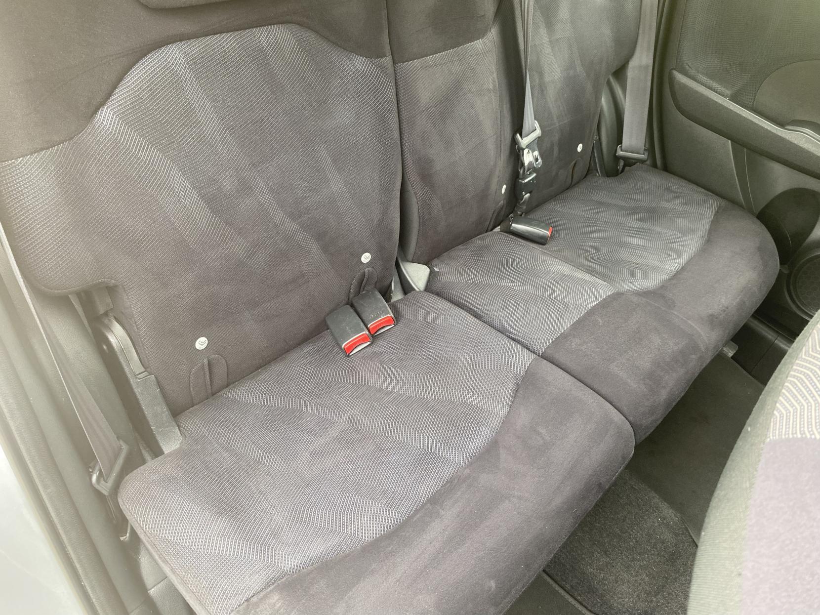 Honda Jazz 1.4 i-VTEC ES Hatchback 5dr Petrol Manual Euro 5 (99 ps)