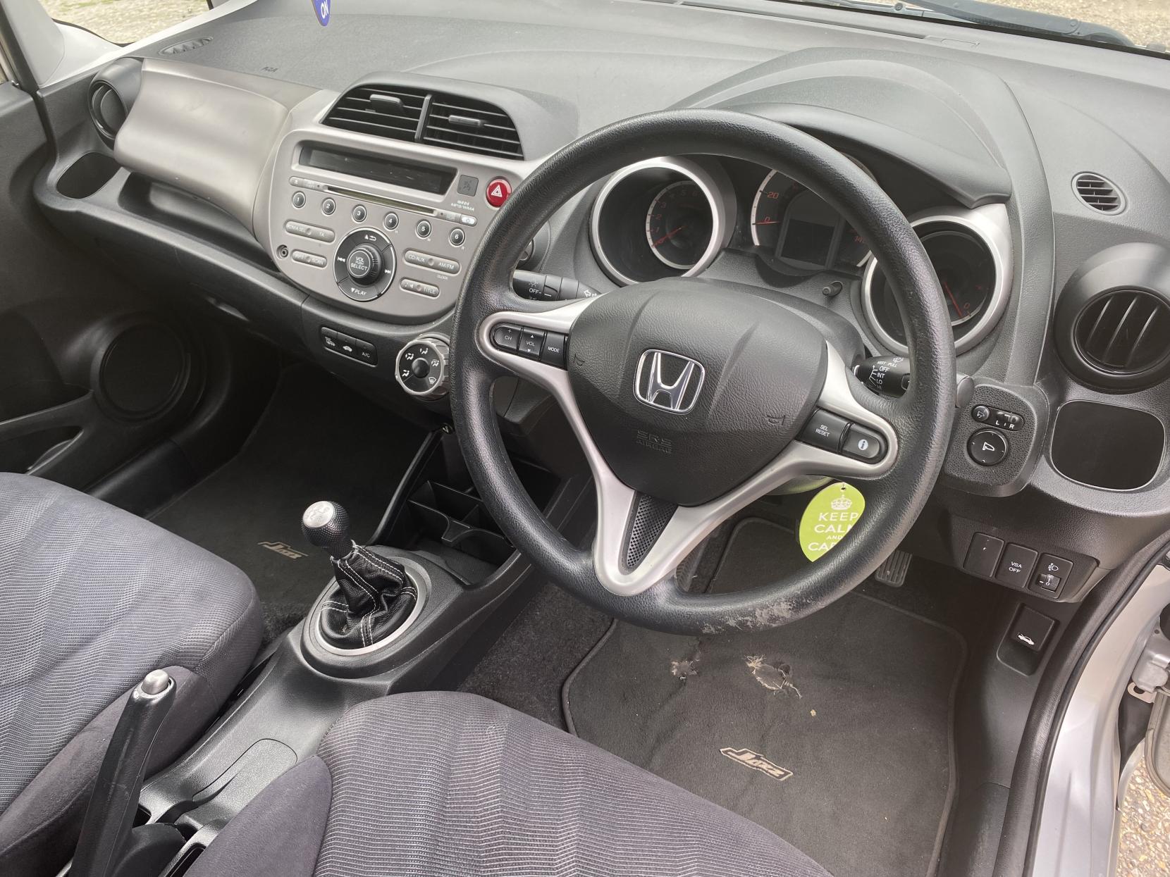 Honda Jazz 1.4 i-VTEC ES Hatchback 5dr Petrol Manual Euro 5 (99 ps)