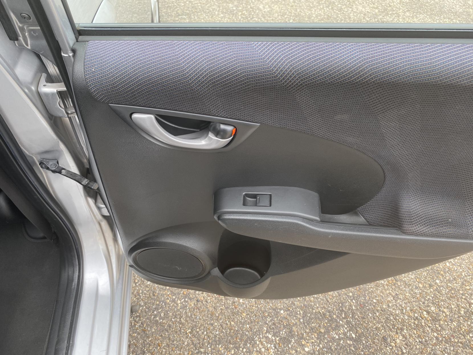 Honda Jazz 1.4 i-VTEC ES Hatchback 5dr Petrol Manual Euro 5 (99 ps)