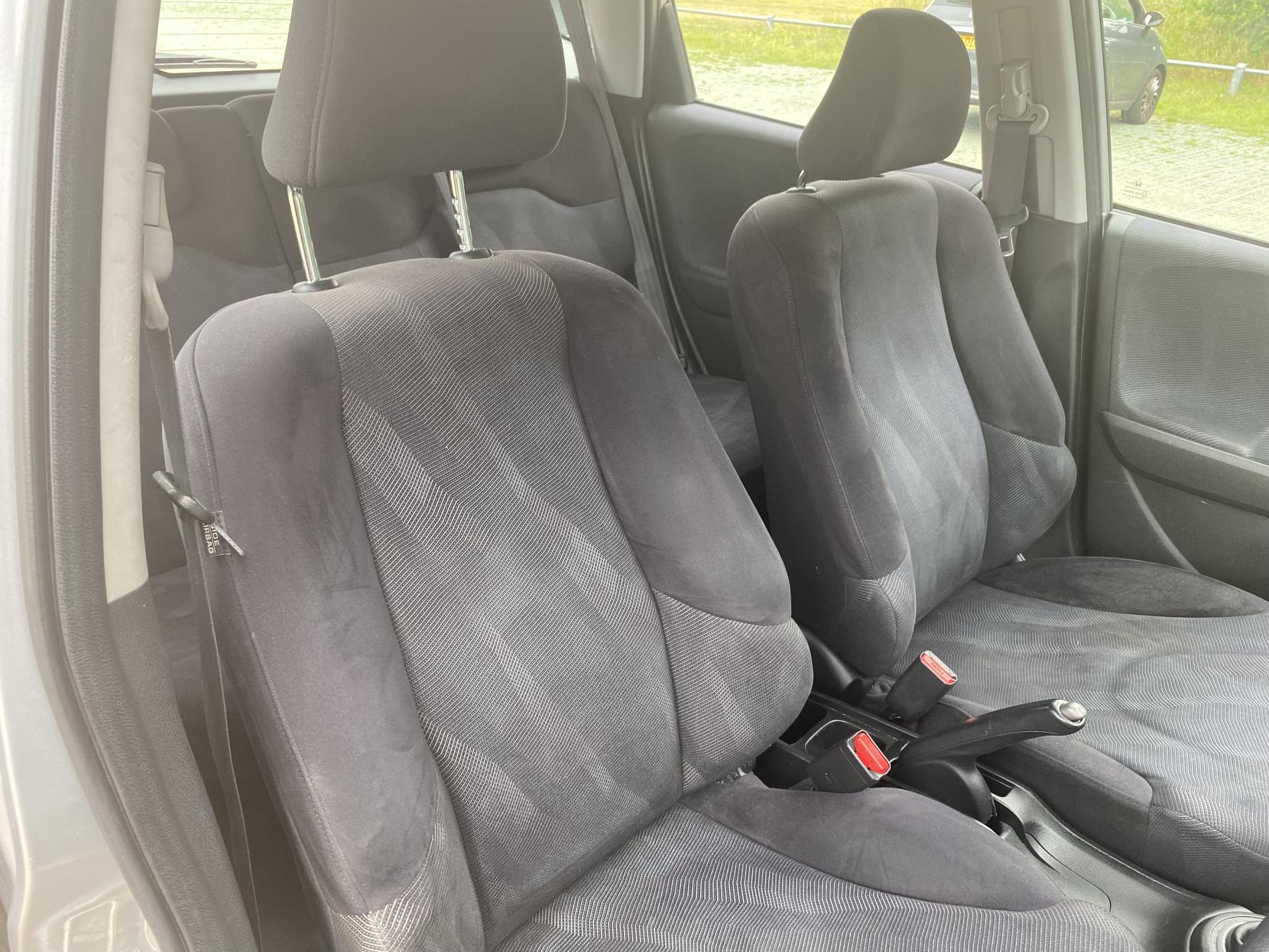 Honda Jazz 1.4 i-VTEC ES Hatchback 5dr Petrol Manual Euro 5 (99 ps)