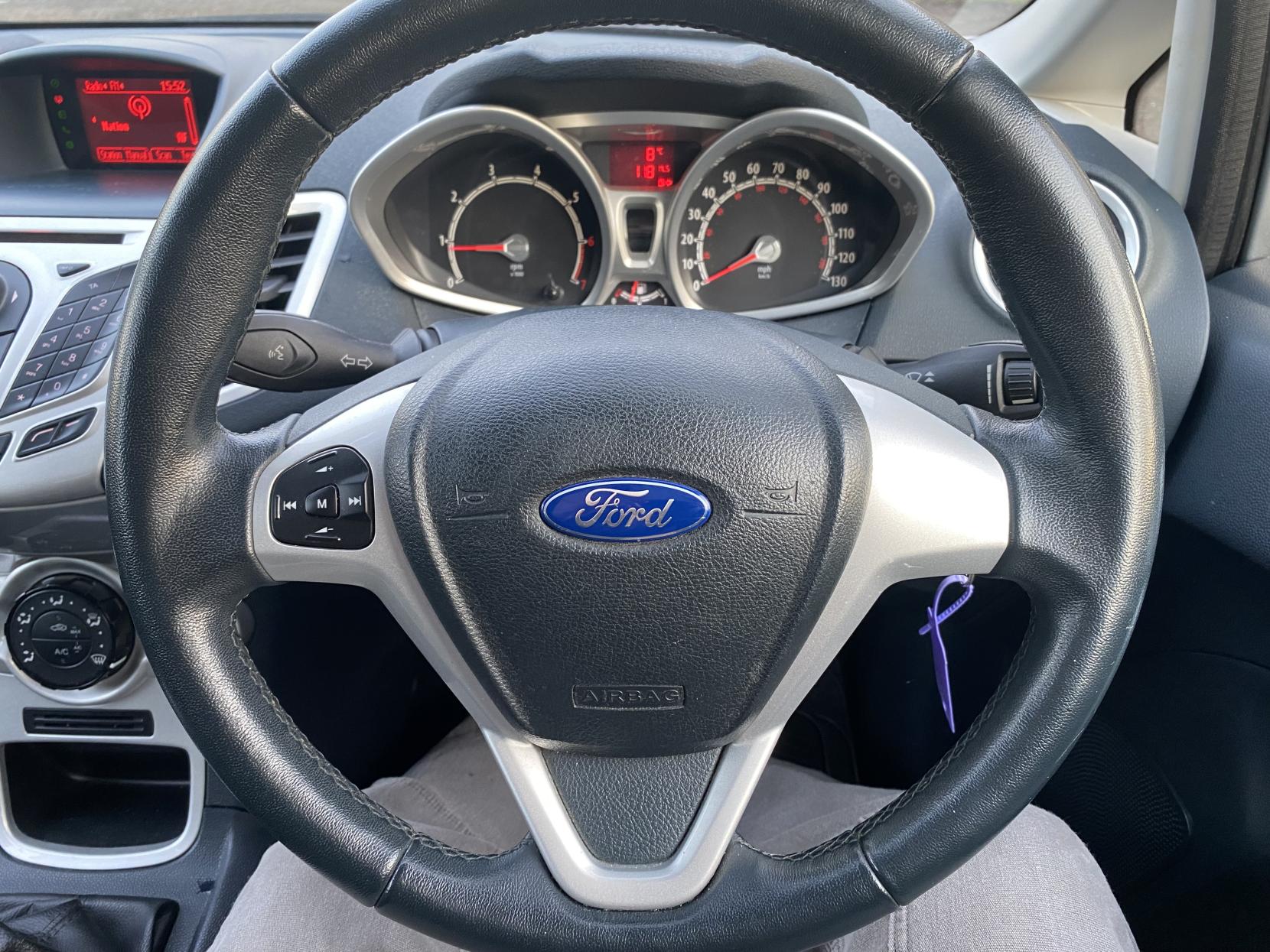 Ford Fiesta 1.25 Zetec Hatchback 3dr Petrol Manual (129 g/km, 81 bhp)