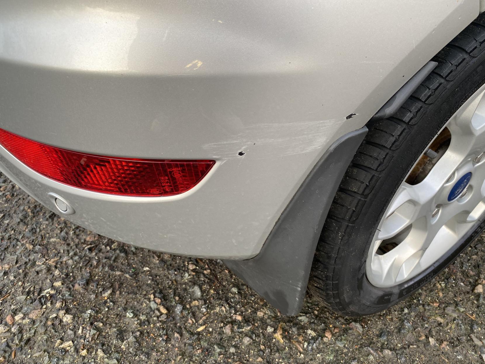 Ford Fiesta 1.25 Zetec Hatchback 3dr Petrol Manual (129 g/km, 81 bhp)