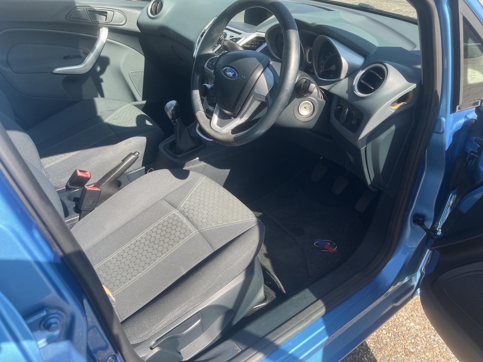 Ford Fiesta 1.25 Zetec Hatchback 5dr Petrol Manual (133 g/km, 81 bhp)
