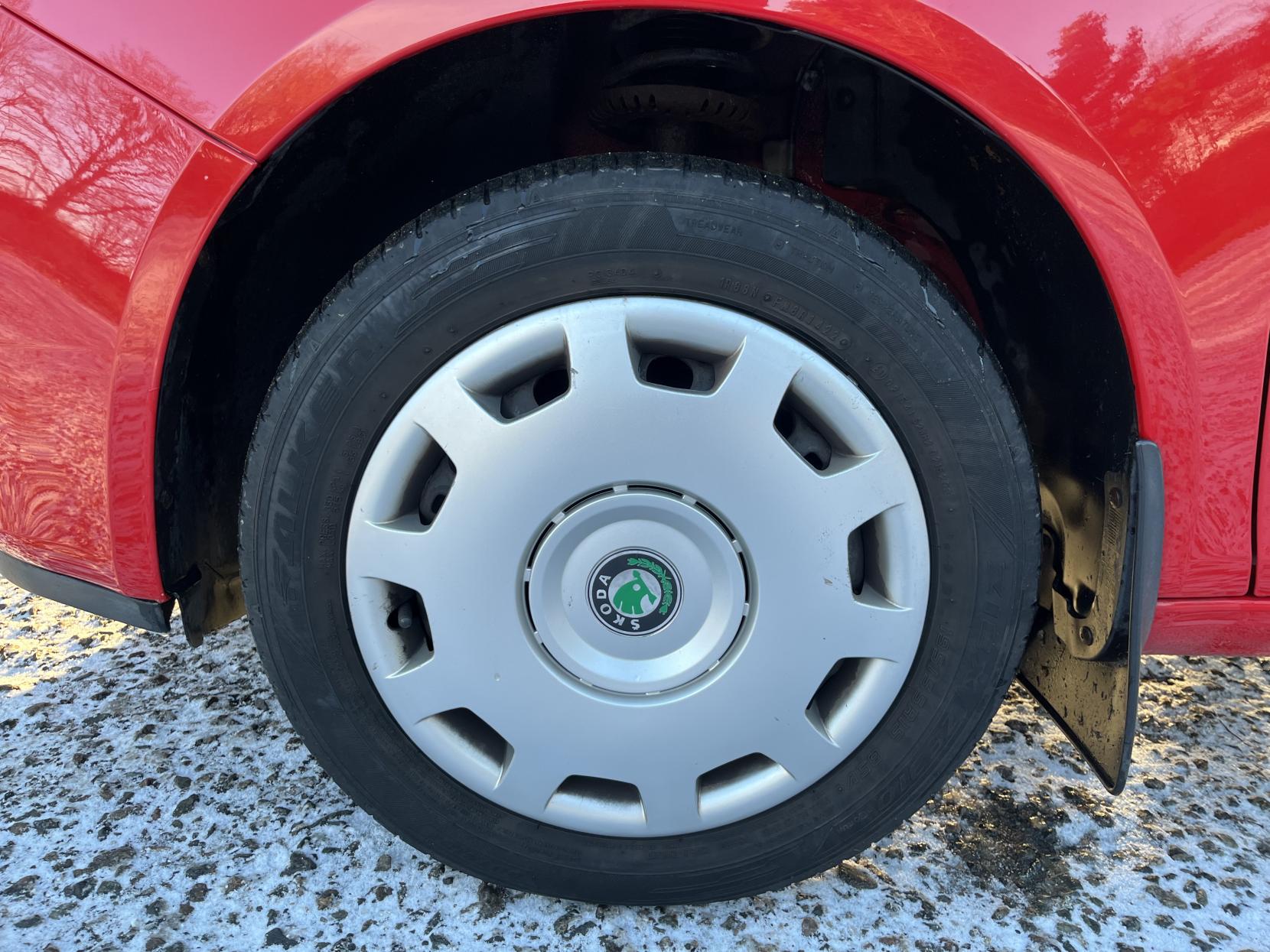 Skoda Fabia 1.2 HTP 6V 1 Hatchback 5dr Petrol Manual (140 g/km, 60 bhp)