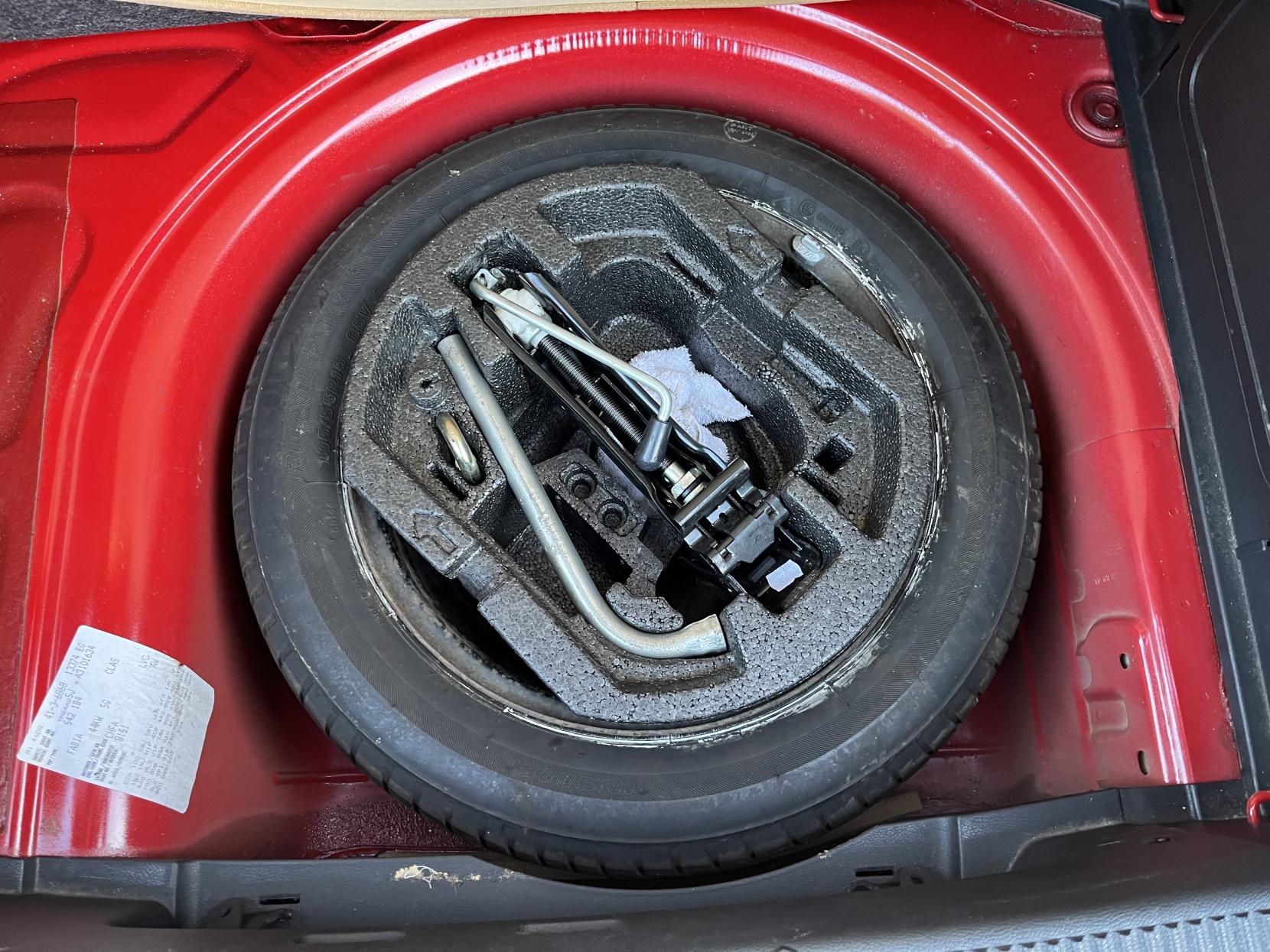 Skoda Fabia 1.2 HTP 6V 1 Hatchback 5dr Petrol Manual (140 g/km, 60 bhp)