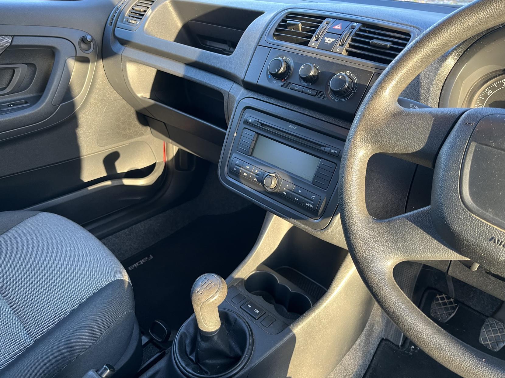 Skoda Fabia 1.2 HTP 6V 1 Hatchback 5dr Petrol Manual (140 g/km, 60 bhp)