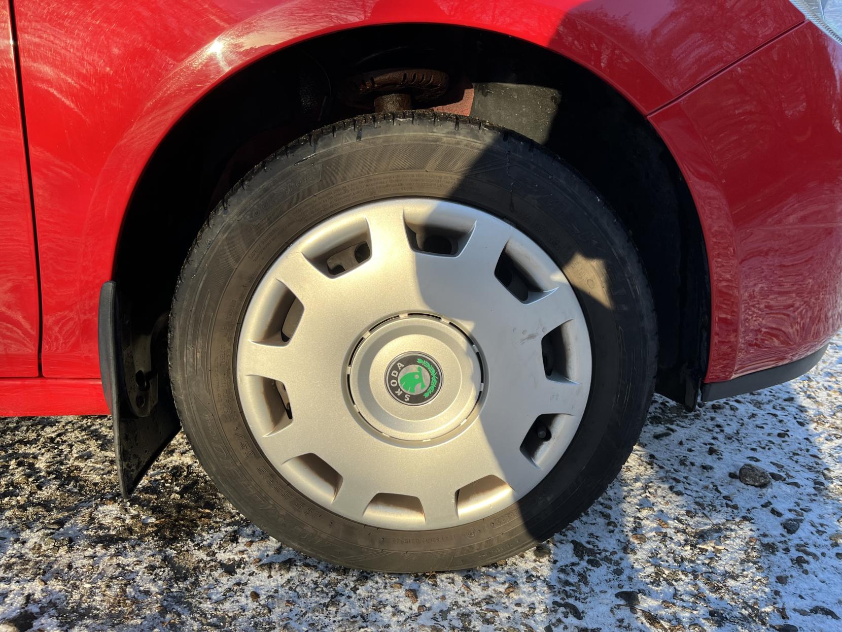 Skoda Fabia 1.2 HTP 6V 1 Hatchback 5dr Petrol Manual (140 g/km, 60 bhp)