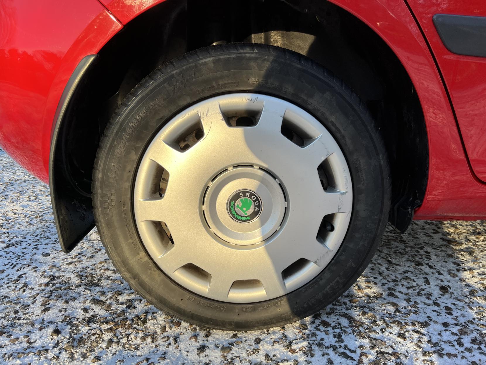 Skoda Fabia 1.2 HTP 6V 1 Hatchback 5dr Petrol Manual (140 g/km, 60 bhp)