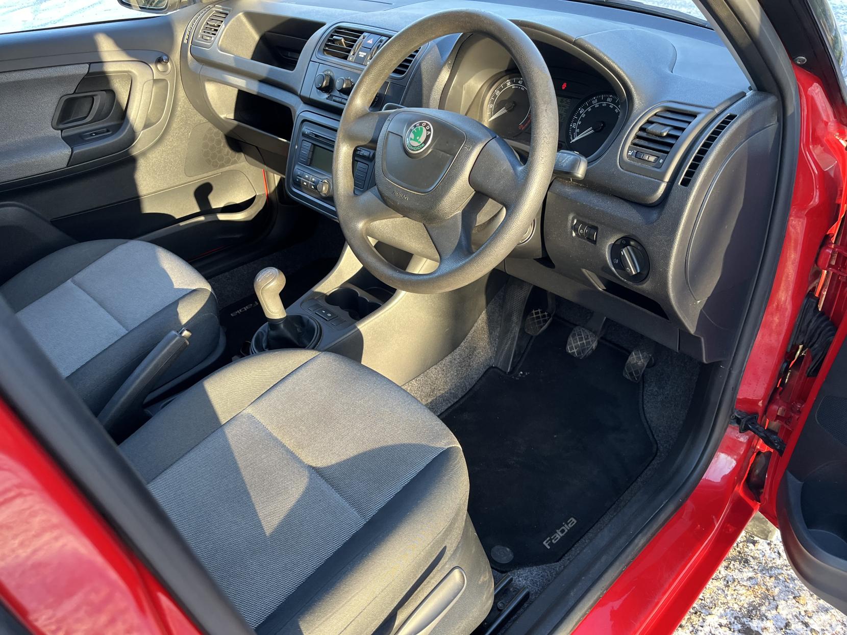 Skoda Fabia 1.2 HTP 6V 1 Hatchback 5dr Petrol Manual (140 g/km, 60 bhp)