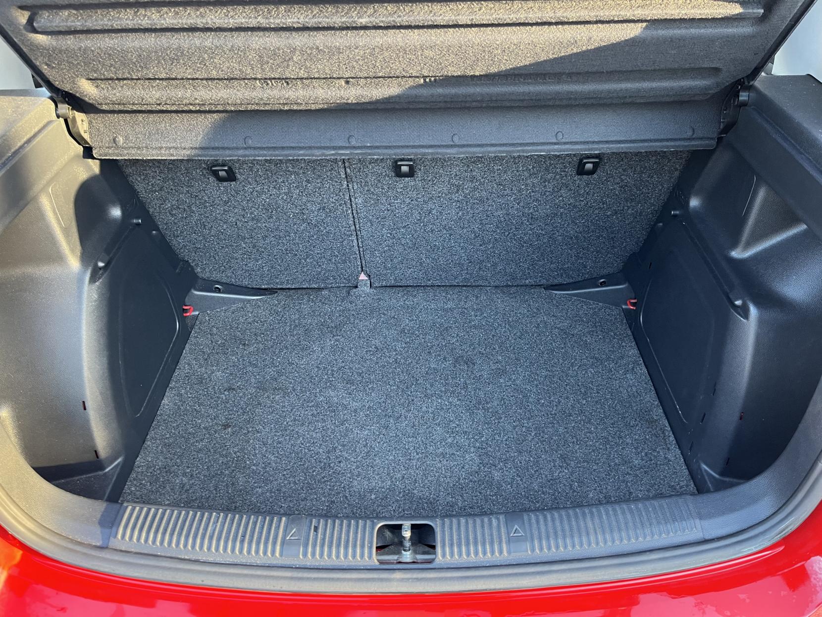 Skoda Fabia 1.2 HTP 6V 1 Hatchback 5dr Petrol Manual (140 g/km, 60 bhp)