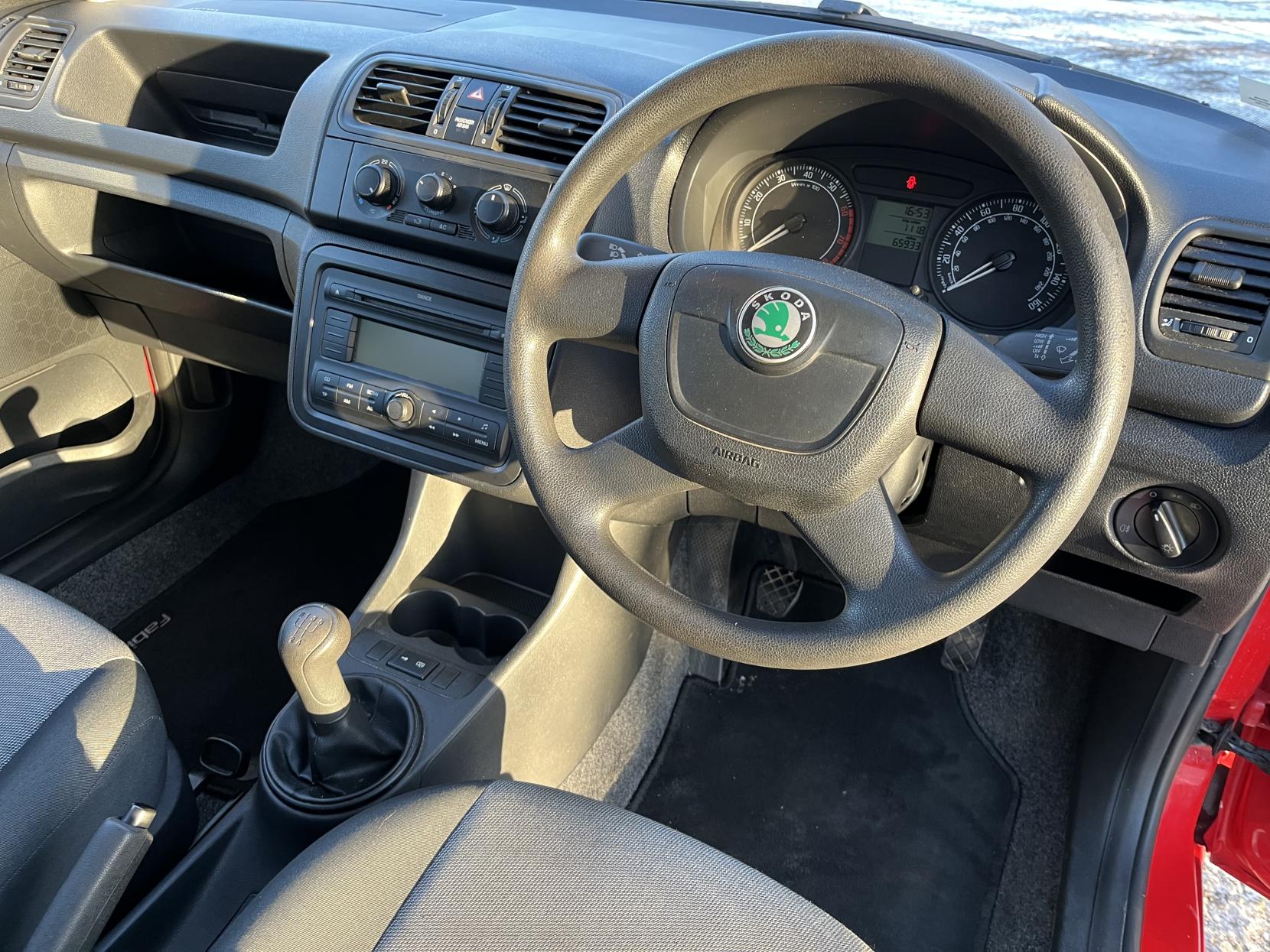 Skoda Fabia 1.2 HTP 6V 1 Hatchback 5dr Petrol Manual (140 g/km, 60 bhp)