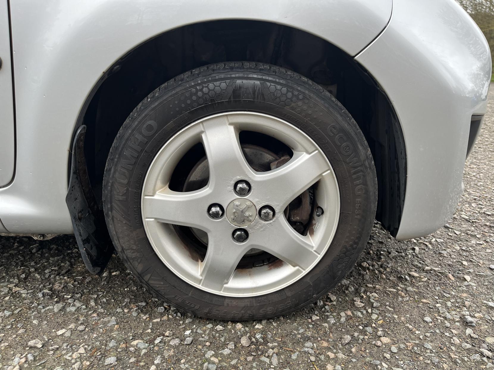 Peugeot 107 1.0 12V Allure Hatchback 5dr Petrol Manual Euro 4 (68 ps)