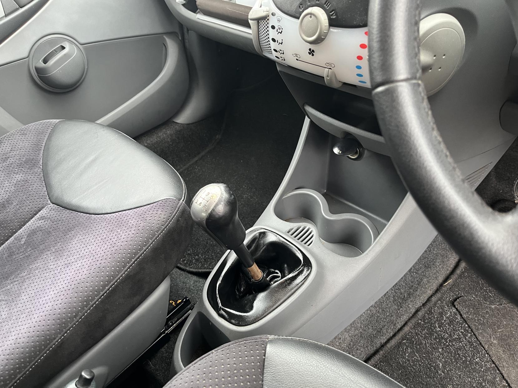 Peugeot 107 1.0 12V Allure Hatchback 5dr Petrol Manual Euro 4 (68 ps)