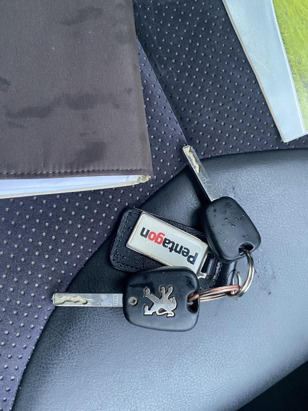 Peugeot 107 1.0 12V Allure Hatchback 5dr Petrol Manual Euro 4 (68 ps)