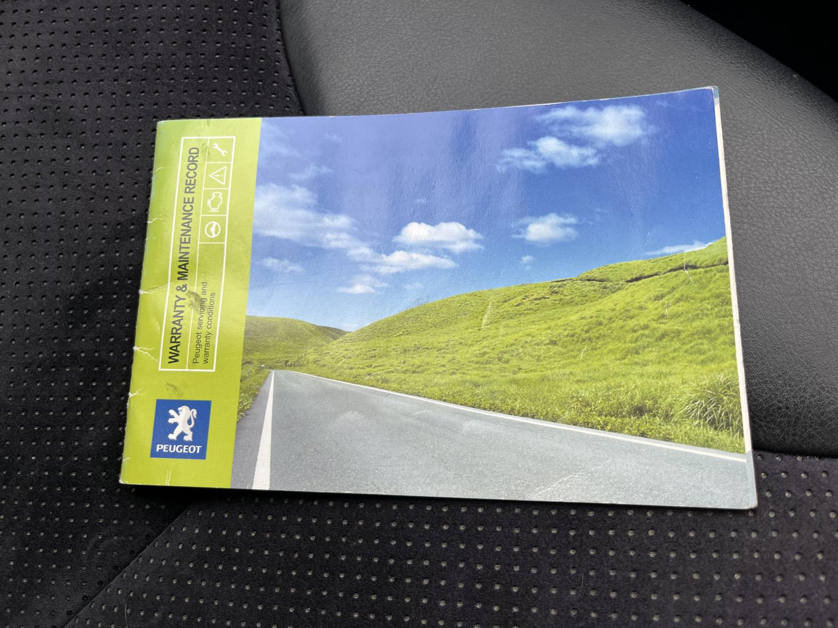 Peugeot 107 1.0 12V Allure Hatchback 5dr Petrol Manual Euro 4 (68 ps)