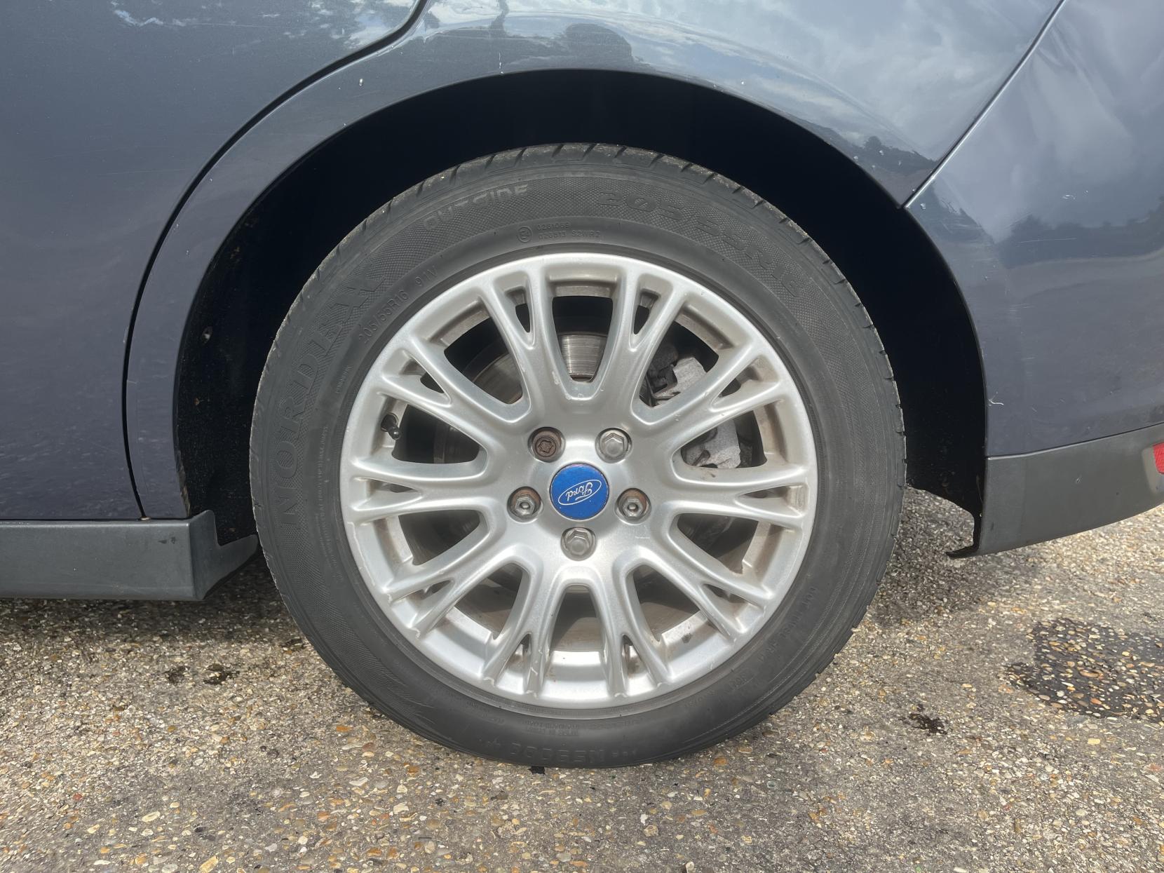 Ford Grand C-Max 1.6 Titanium MPV 5dr Petrol Manual Euro 5 (125 ps)