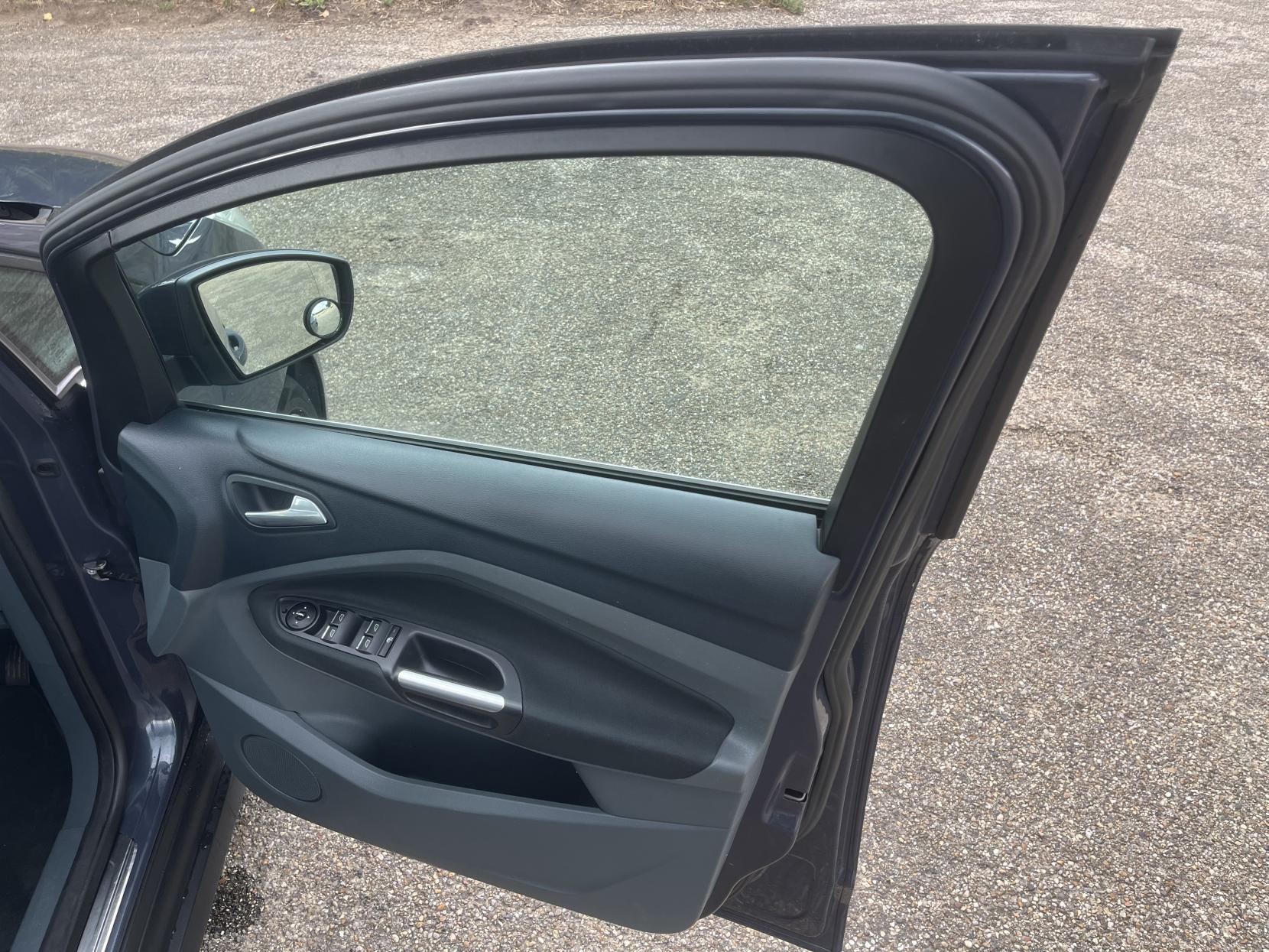 Ford Grand C-Max 1.6 Titanium MPV 5dr Petrol Manual Euro 5 (125 ps)