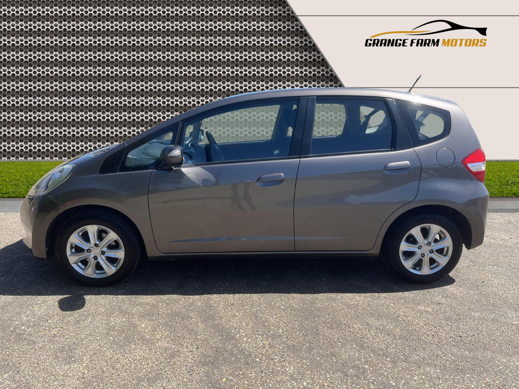 Honda Jazz 1.4 i-VTEC ES-T Hatchback 5dr Petrol Manual Euro 5 (99 ps)