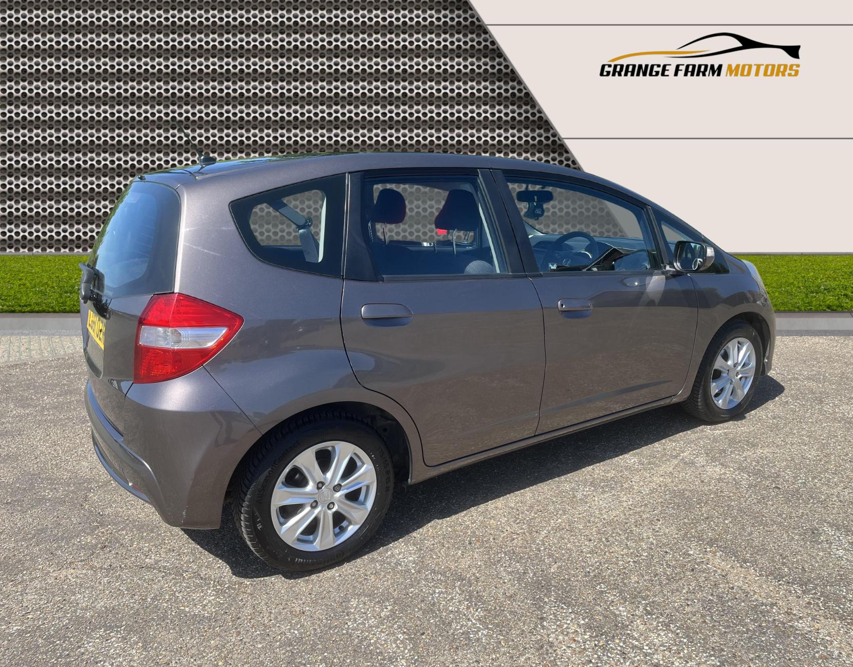 Honda Jazz 1.4 i-VTEC ES-T Hatchback 5dr Petrol Manual Euro 5 (99 ps)