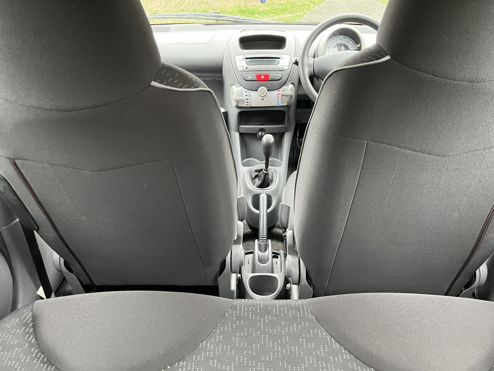 Peugeot 107 1.0 12V Urban Hatchback 5dr Petrol Manual Euro 4 (68 ps)