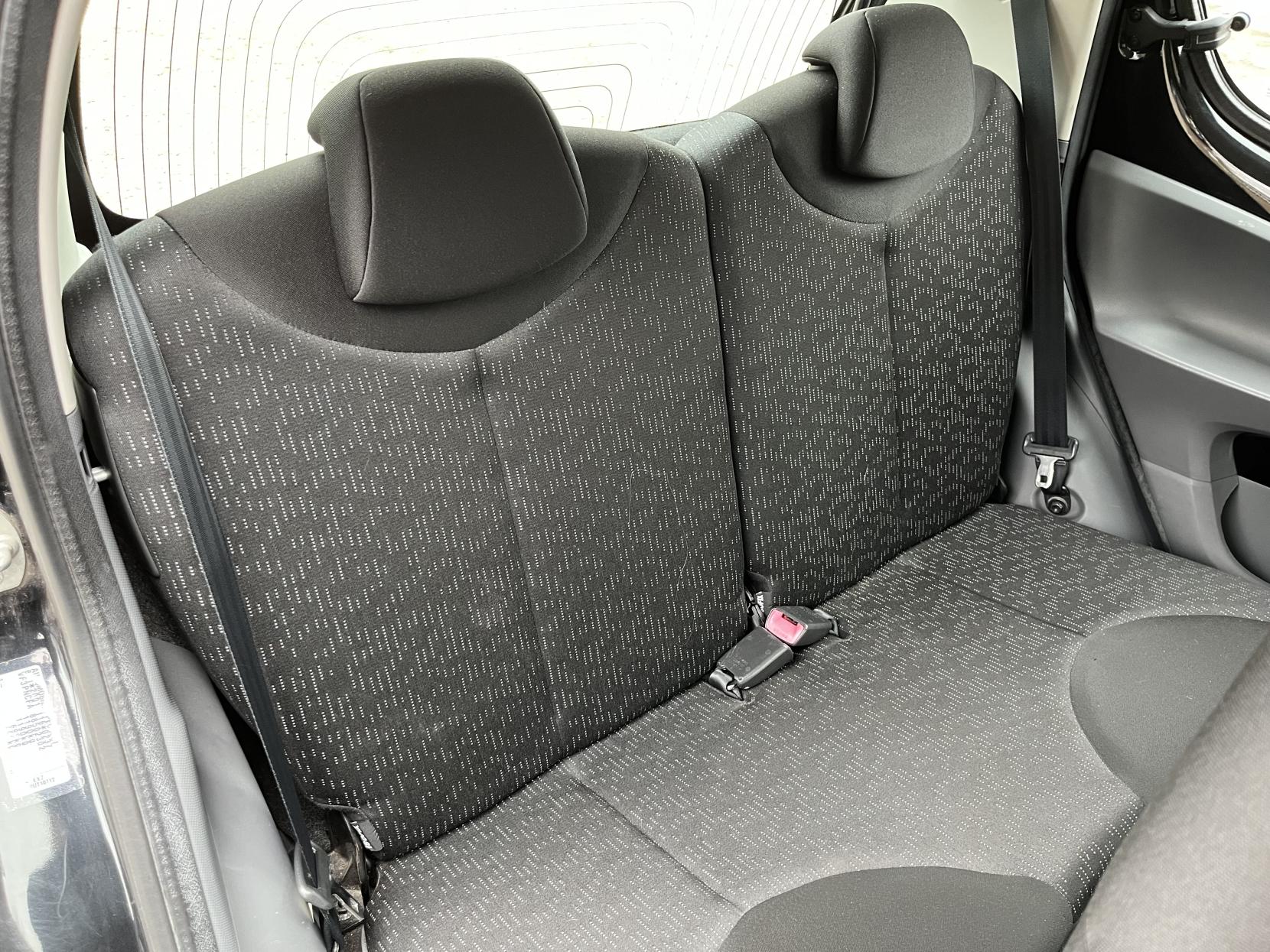 Peugeot 107 1.0 12V Urban Hatchback 5dr Petrol Manual Euro 4 (68 ps)