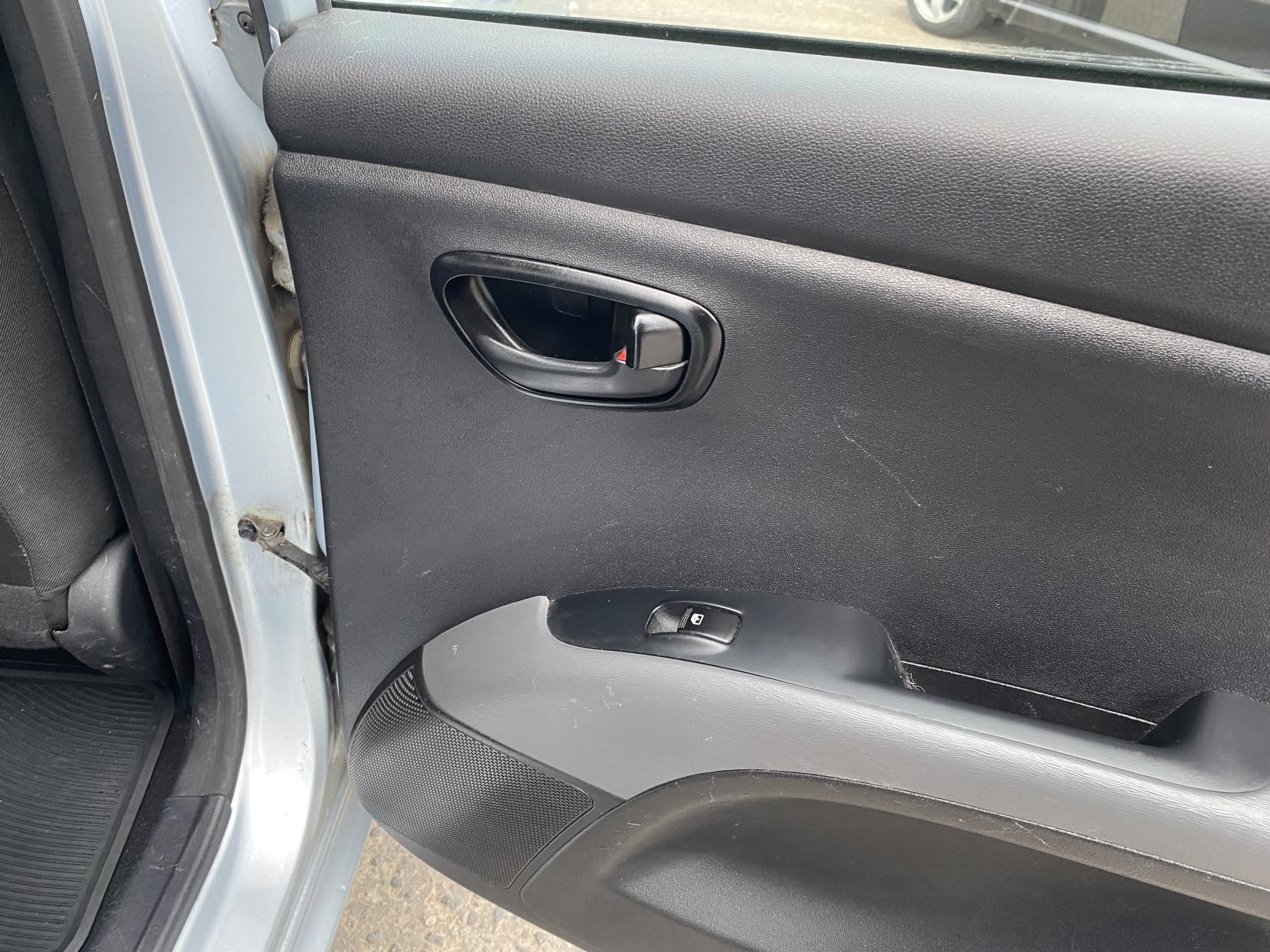 Hyundai i10 1.2 Active Hatchback 5dr Petrol Manual Euro 5 (85 bhp)