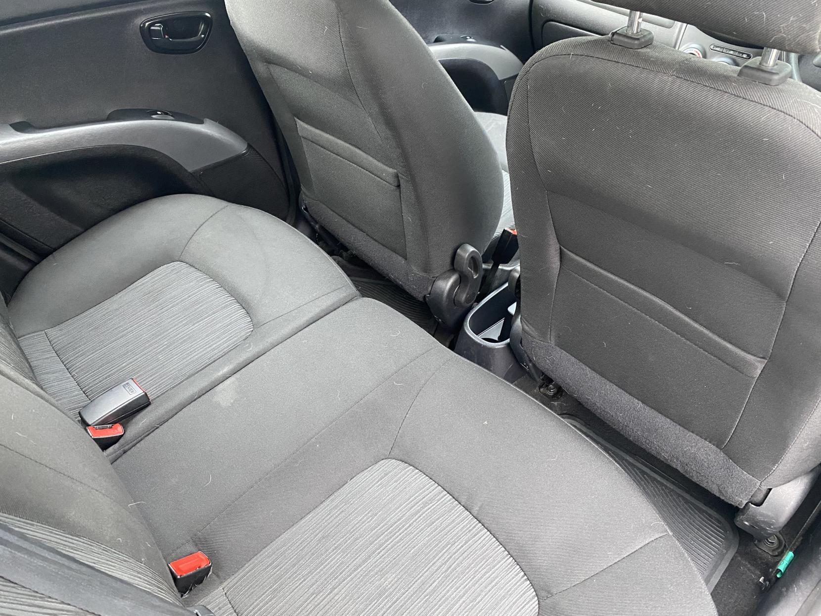 Hyundai i10 1.2 Active Hatchback 5dr Petrol Manual Euro 5 (85 bhp)