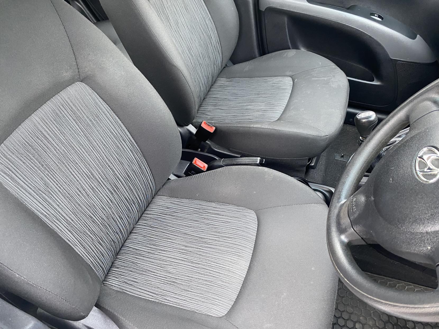 Hyundai i10 1.2 Active Hatchback 5dr Petrol Manual Euro 5 (85 bhp)