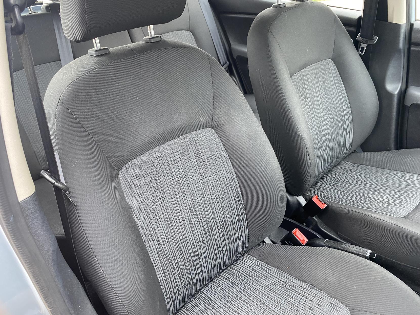 Hyundai i10 1.2 Active Hatchback 5dr Petrol Manual Euro 5 (85 bhp)