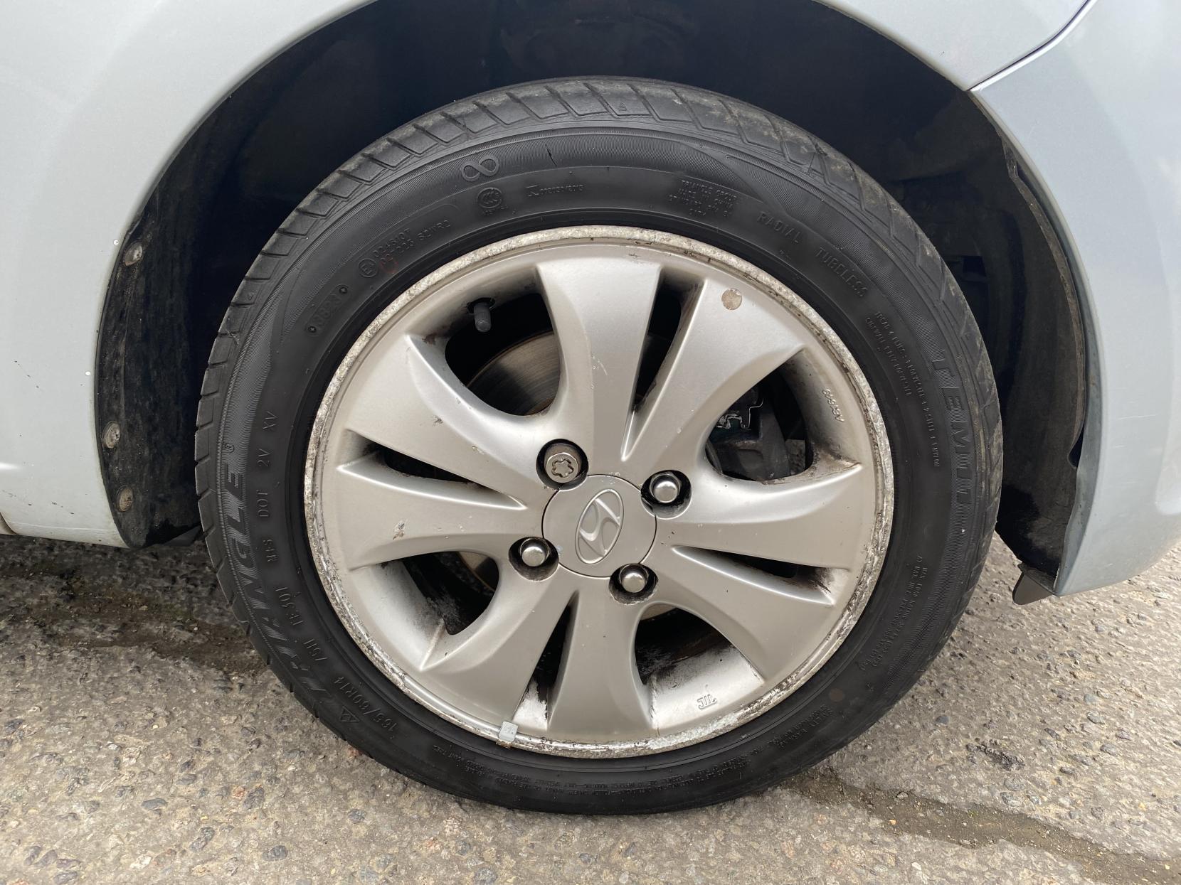 Hyundai i10 1.2 Active Hatchback 5dr Petrol Manual Euro 5 (85 bhp)