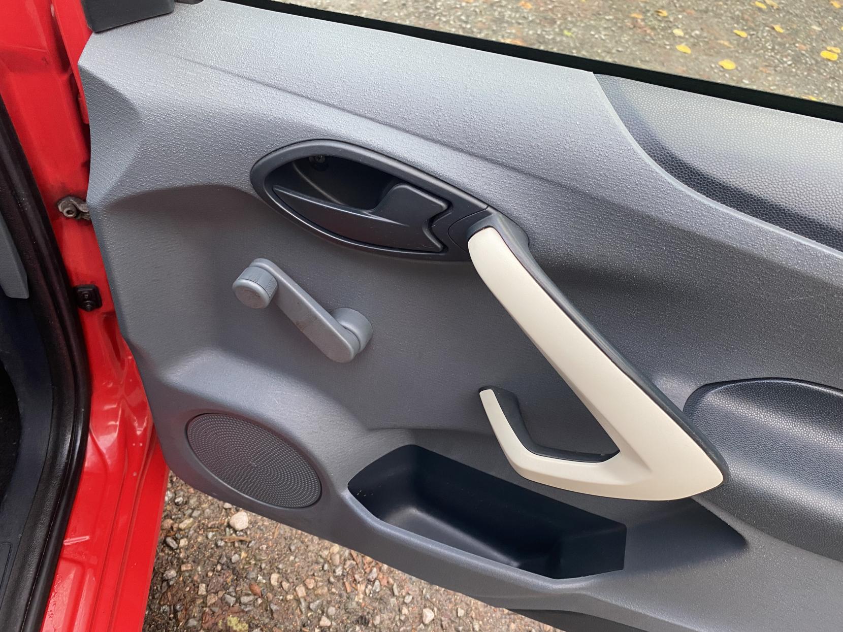 Ford Ka 1.2 Studio Hatchback 3dr Petrol Manual Euro 5 (69 ps)