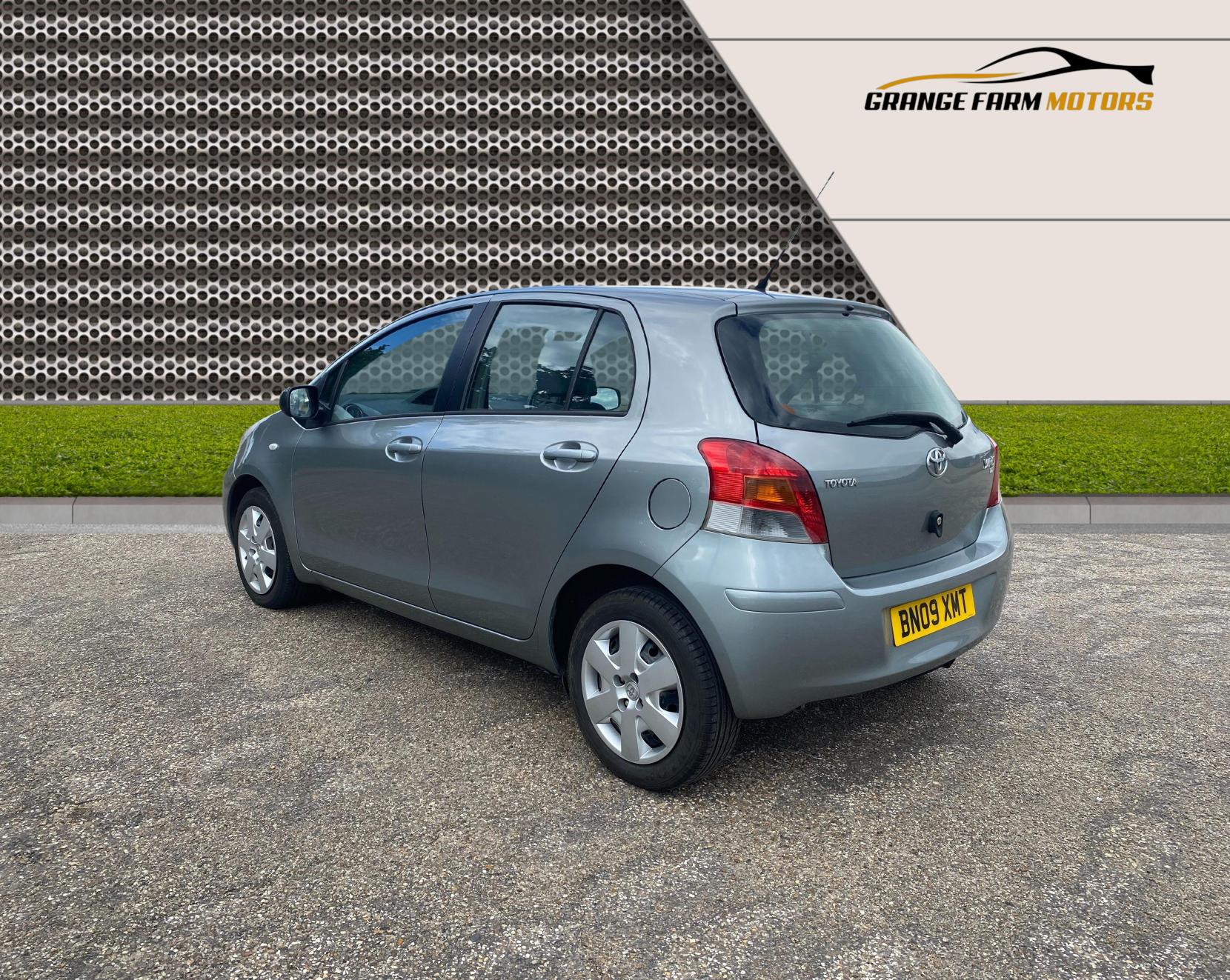 Toyota Yaris 1.33 Dual VVT-i TR Hatchback 5dr Petrol Manual Euro 4 (s/s) (101 ps)