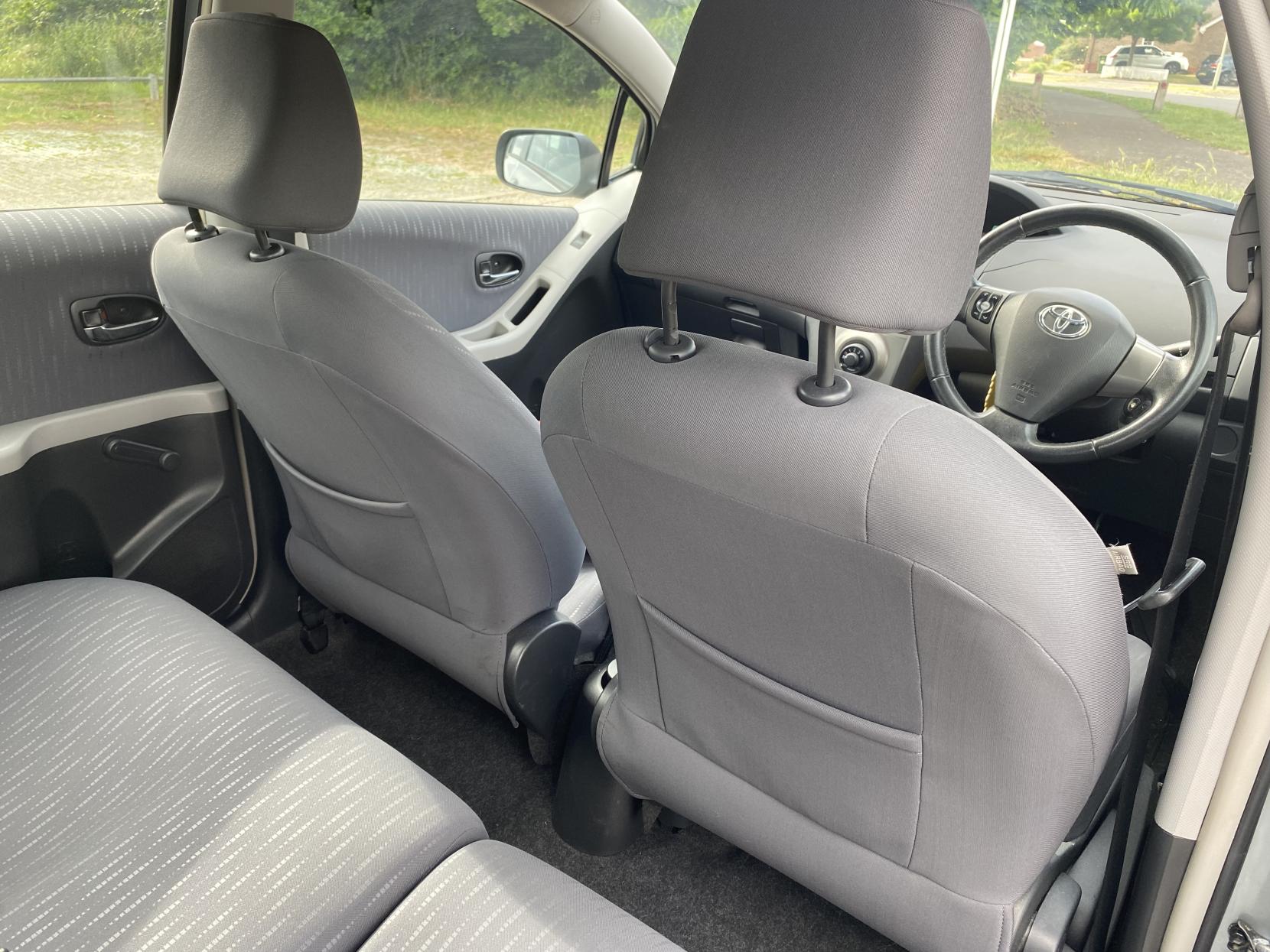 Toyota Yaris 1.33 Dual VVT-i TR Hatchback 5dr Petrol Manual Euro 4 (s/s) (101 ps)