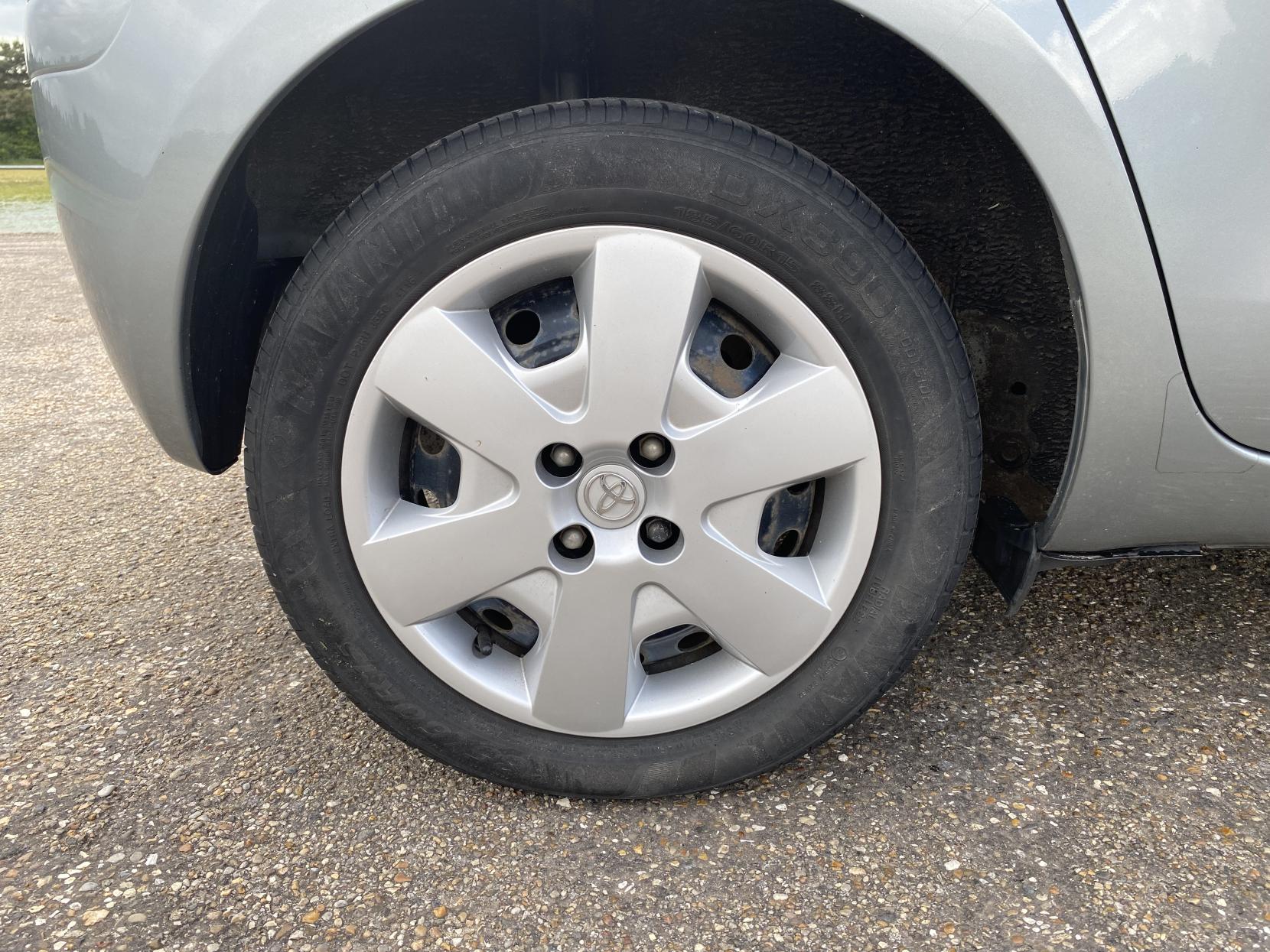 Toyota Yaris 1.33 Dual VVT-i TR Hatchback 5dr Petrol Manual Euro 4 (s/s) (101 ps)