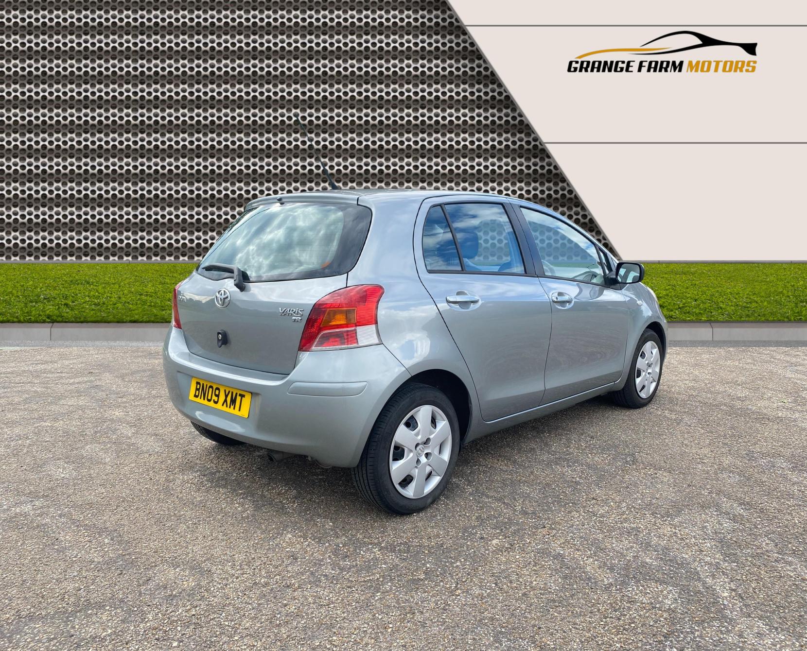 Toyota Yaris 1.33 Dual VVT-i TR Hatchback 5dr Petrol Manual Euro 4 (s/s) (101 ps)