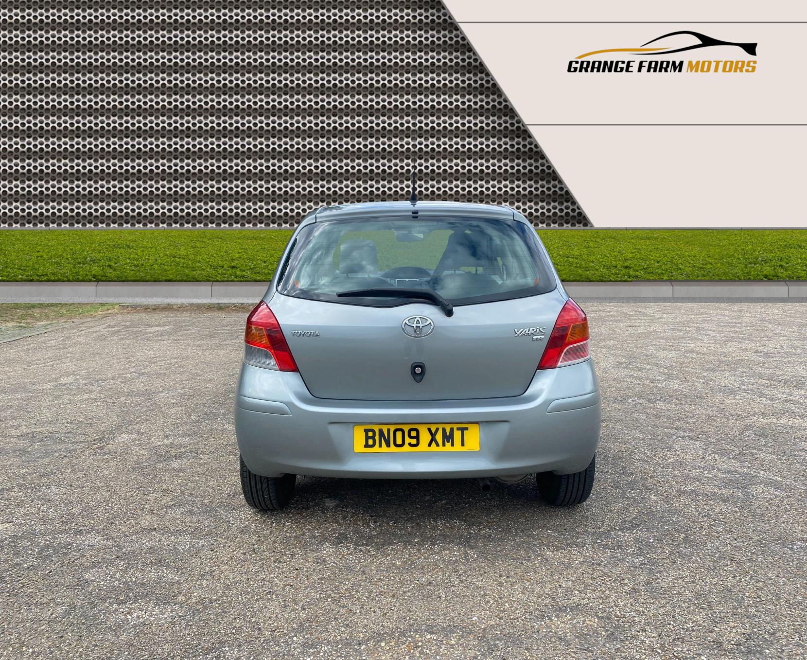 Toyota Yaris 1.33 Dual VVT-i TR Hatchback 5dr Petrol Manual Euro 4 (s/s) (101 ps)