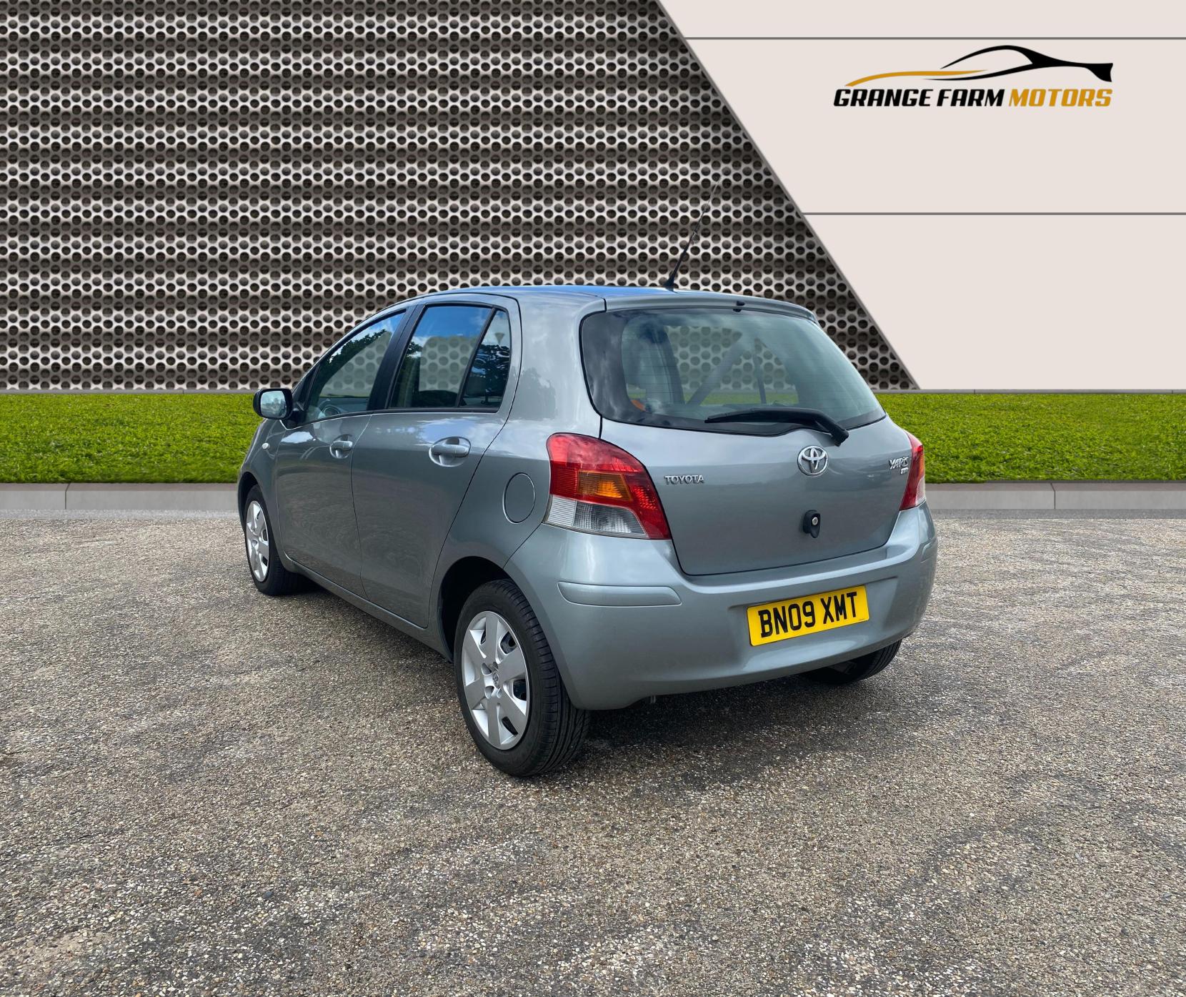 Toyota Yaris 1.33 Dual VVT-i TR Hatchback 5dr Petrol Manual Euro 4 (s/s) (101 ps)