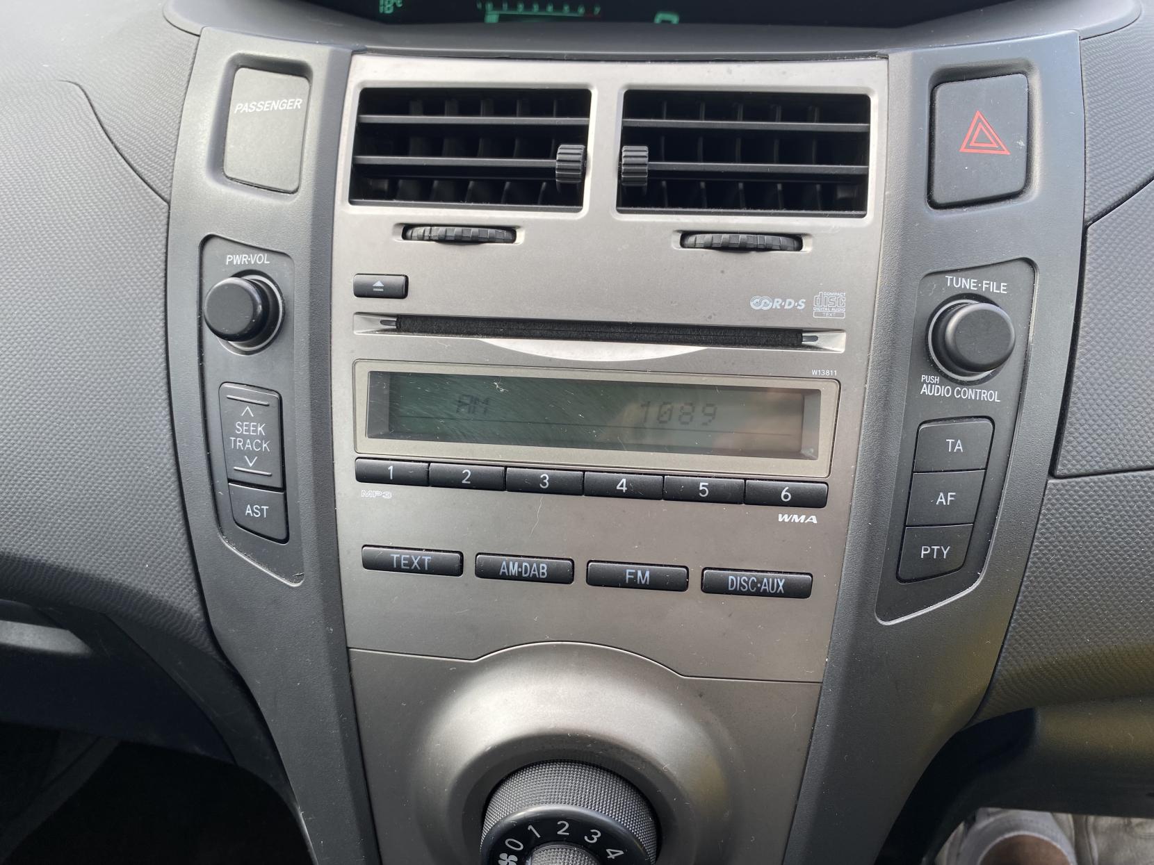 Toyota Yaris 1.33 Dual VVT-i TR Hatchback 5dr Petrol Manual Euro 4 (s/s) (101 ps)