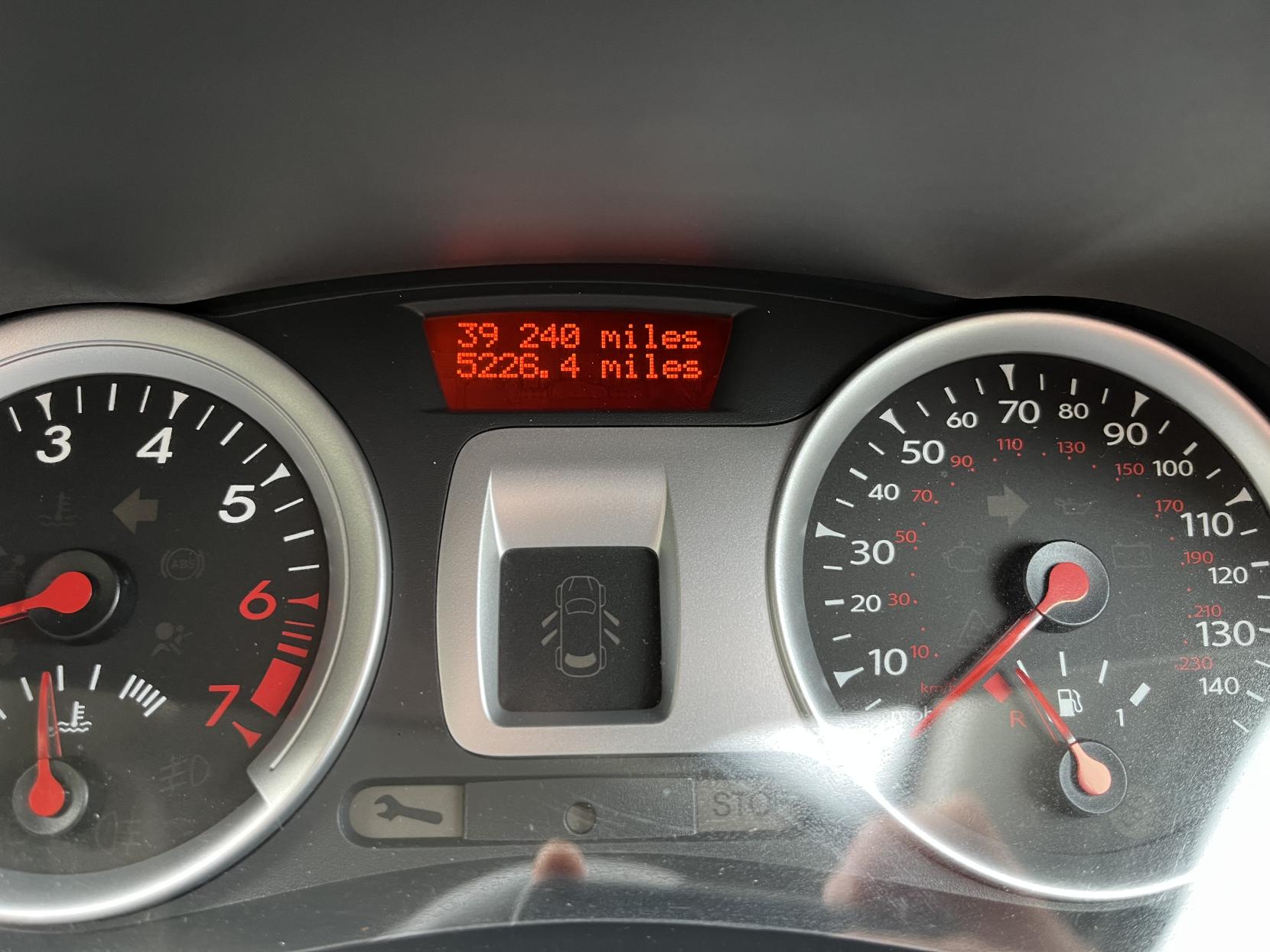 Renault Clio 1.2 Dynamique TomTom Hatchback 5dr Petrol Manual Euro 5 (75 ps)